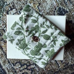 Vera Bradley Green Leaf Quilted Wallet